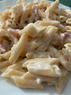 Una foto de Macarrones a la carbonara