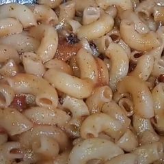 A picture of Macaroni.