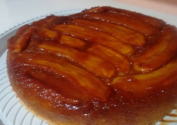 Bolo de banana caramelizada