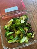 Boiled broccoli with Shio Konbu and mayonnaise 🥦 - Batch cooking idea 💡