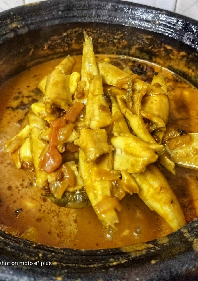 🐟🐟 மண்சட்டி நெத்திலி மீன் குழம்பு🐟🐟 செய்முறை முக்கிய புகைப்படம்