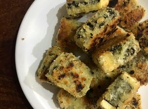 Una foto de Alitas de tofu y algas