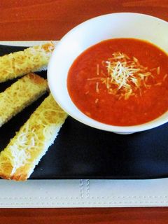 Mediterrán paradicsomleves recept fotója