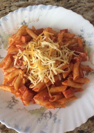 Una foto de Macarrones con fiambre