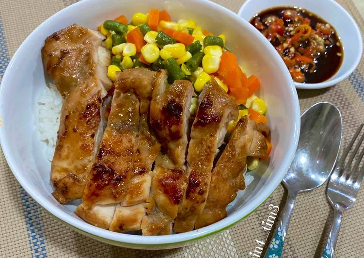 Resep Rice bowl Paha Ayam Panggang Anti Gagal