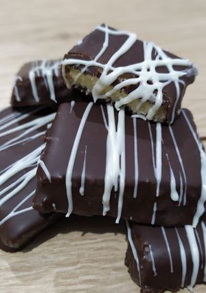 Una foto de Barritas de coco 4 Ingredientes, sin horno!