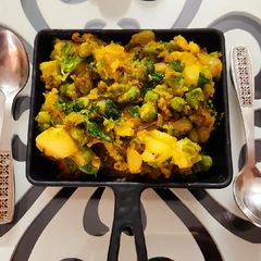 A picture of Dry aloo matar ki sabji.