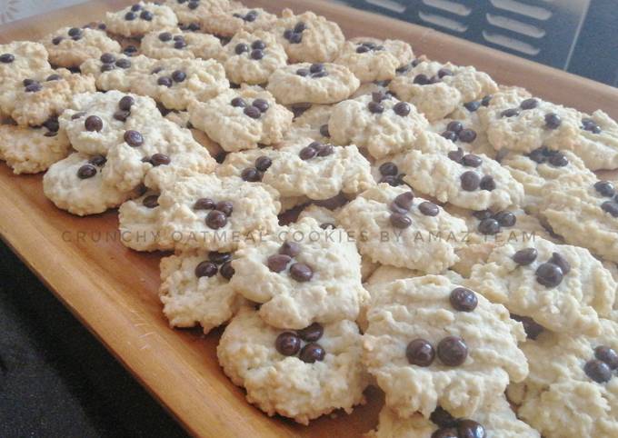 Crunchy oatmeal cookies