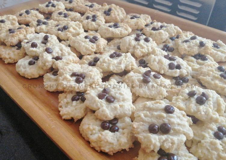 Langkah Mudah untuk Membuat Crunchy oatmeal cookies, Sempurna