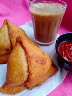 पंजाबी आलू समोसा (punjabi aloo samosa recipe in Hindi) रेसिपी मुख्य फोटो
