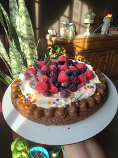 Una foto de Brownie de chocolate y nueces