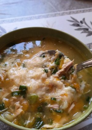 Una foto de Sopa deliciosa y económica con solo 3 ingredientes ✔