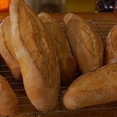 A picture of My crispy rolls 🥖🥖.