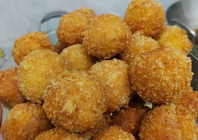 Resep Bola Kornet Keju oleh Tia Sintia - Cookpad