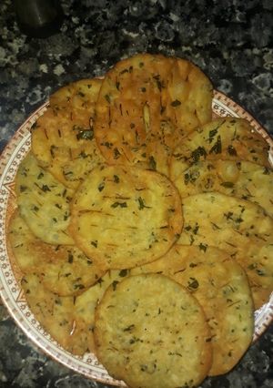 A picture of Methi puri.