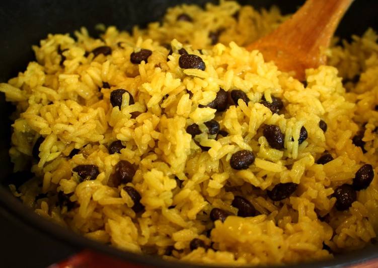 Easiest Way to Prepare Favorite Simple Yellow Jasmine Rice &amp; &#34;Peas&#34;