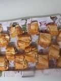 Bocadillos troceados con queso y mortadela