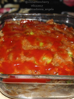 A picture of Meatloaf with Celery.