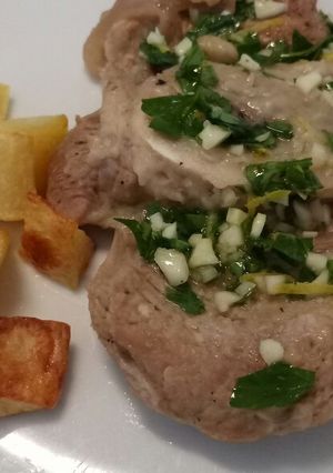 A picture of Osso buco alla milanese.