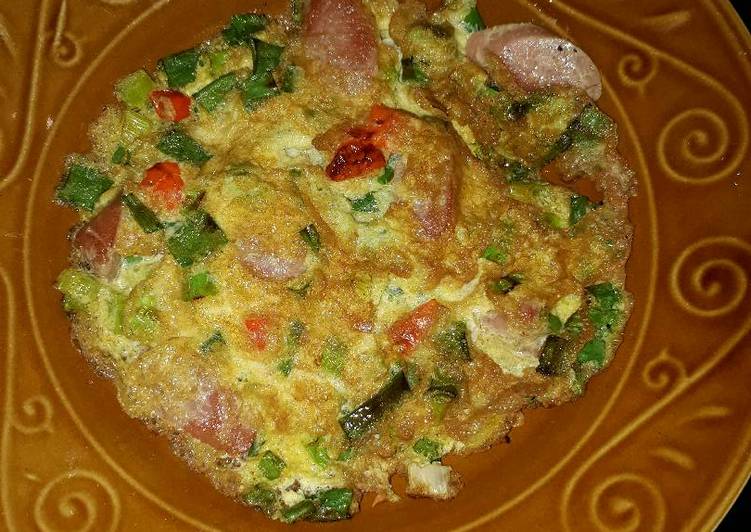 Telur dadar sosis pedas