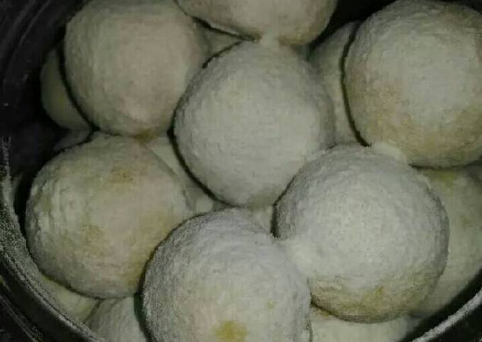 Snowball aka bola salju aka putri salju (lebih kerasa susu vanil