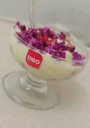A picture of Custard pudding.