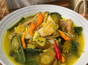 Foto resep Sup Kepala Ikan Kakap Kuah Asam Segar Belimbing Wuluh