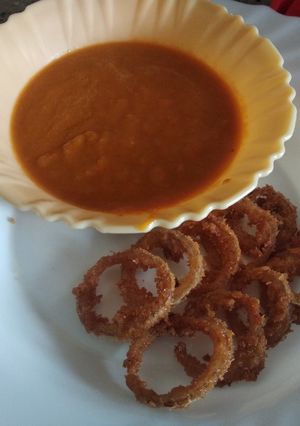 A picture of Dipping sauce.