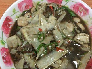 แกงเปรอะ/แกงหน่อไม้ใบย่านาง