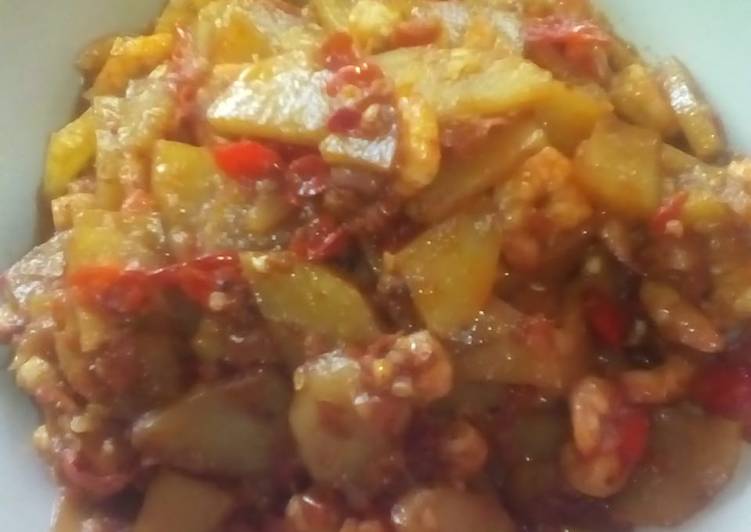 Bagaimana Menyiapkan Udang + kentang balado Anti Gagal