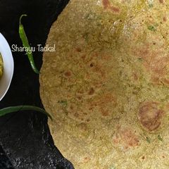 A picture of Drumstick leaves Ragi paratha.
