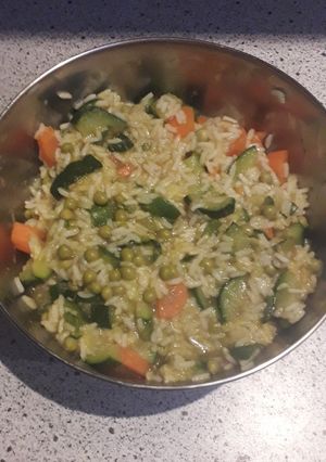 Une photo de Riz basmati au curry et légumes