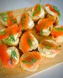 Bánh mì phô mai với cá hồi xông khói