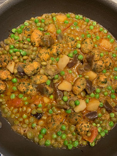 દાણા મુઠીયા નુ શાક (Dana Muthia Shak Recipe In Gujarati) રેસીપી મુખ્ય ફોટો