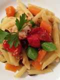 Pennette con tonno, pomodorini, zucca e zucchine