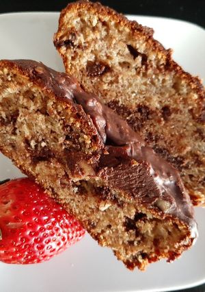 Une photo de Banana Bread glaçage chocolat