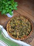 Torta salata con pesto, patate e piselli
