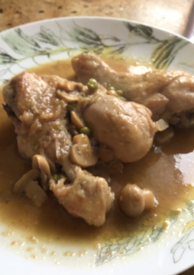 Una foto de Jamoncito de pollo al oporto