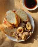 Thịt heo cháy tỏi xào măng