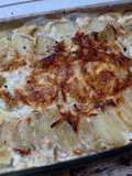 Pescado con crema, papas y queso sardo al curry