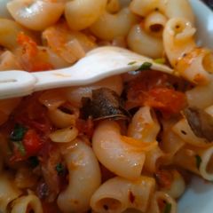 A picture of Macaroni.