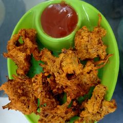 A picture of Kanda Bhaji.
