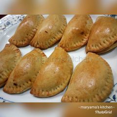 A picture of Mini chicken&beef meatpies.