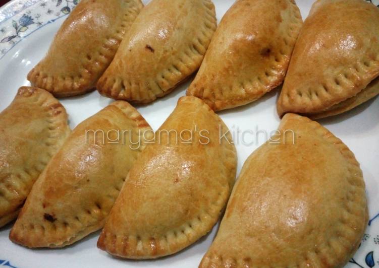 Mini chicken&amp;beef meatpies