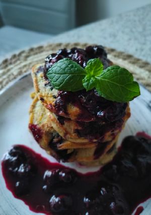 Zdjęcie przepisu Placuszki borówkowo cukiniowe z sosem borówkowym 😍.