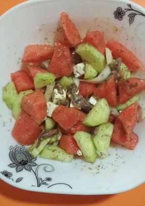 Una foto de Ensalada de sandía y anchoas