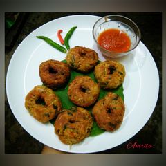 A picture of Veggie Choley Vada.