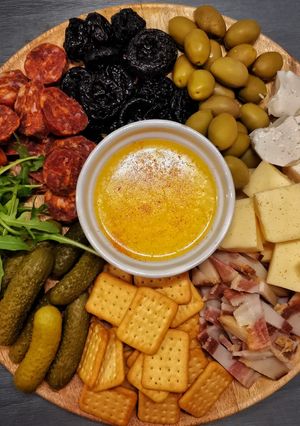 A picture of Cheese board.