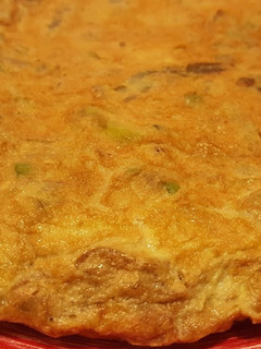 Una foto de Tortilla de espárragos y alcachofas