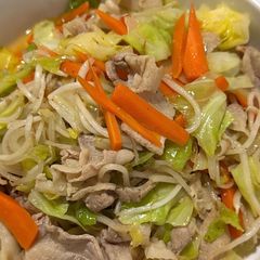 A picture of Stir-Fried Vegetables with Pork.